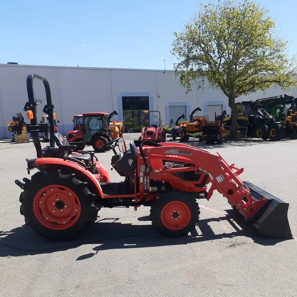 New 2023 Kioti CK4020 HST - Thumbnail 3